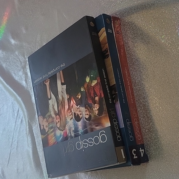 Gossip Girl Seasons 1, 3, 4 DvD Colletion - Picture 1 of 2